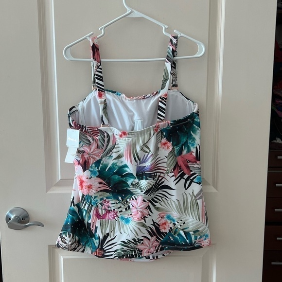 Raisins Curve WHITE MULTI Plus Size Protea Haute Bloom Tankini Swim Top NWT - Picture 7 of 16